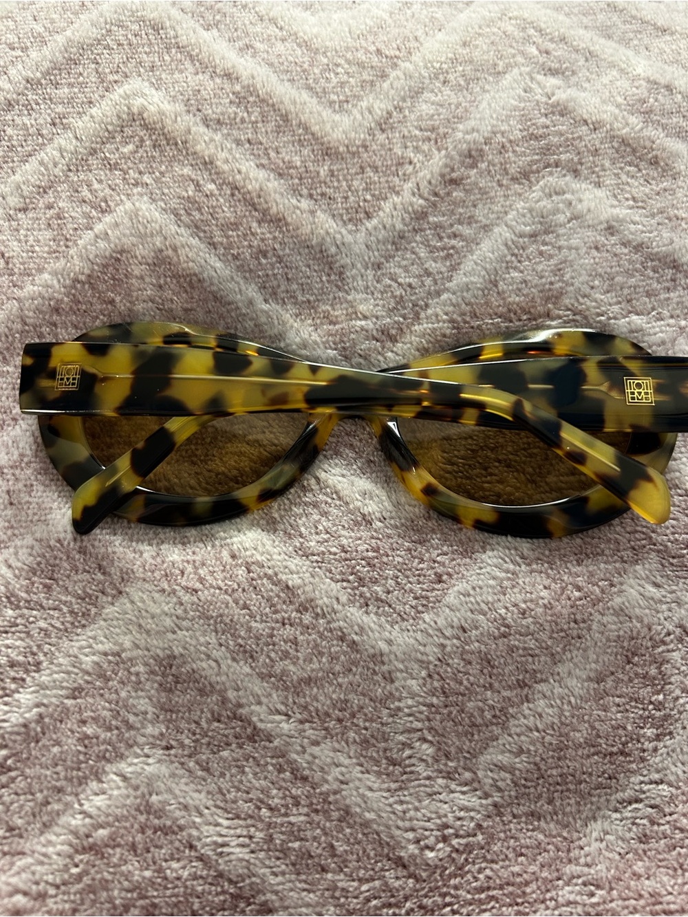 Toteme Tortoiseshell Oval Cat-Eye Sunglasses with Brown Lenses Logo mint shape - Picture 6 of 6